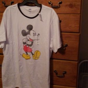 GOTTA GO!!!FINAL MARKDOWN- Old Navy Disney tee